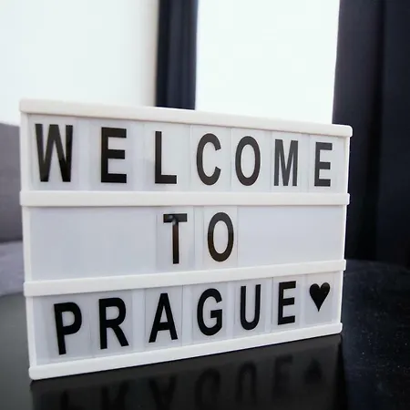 Spacious Flat Next To The Dancing House, Vltava River Side * プラハ